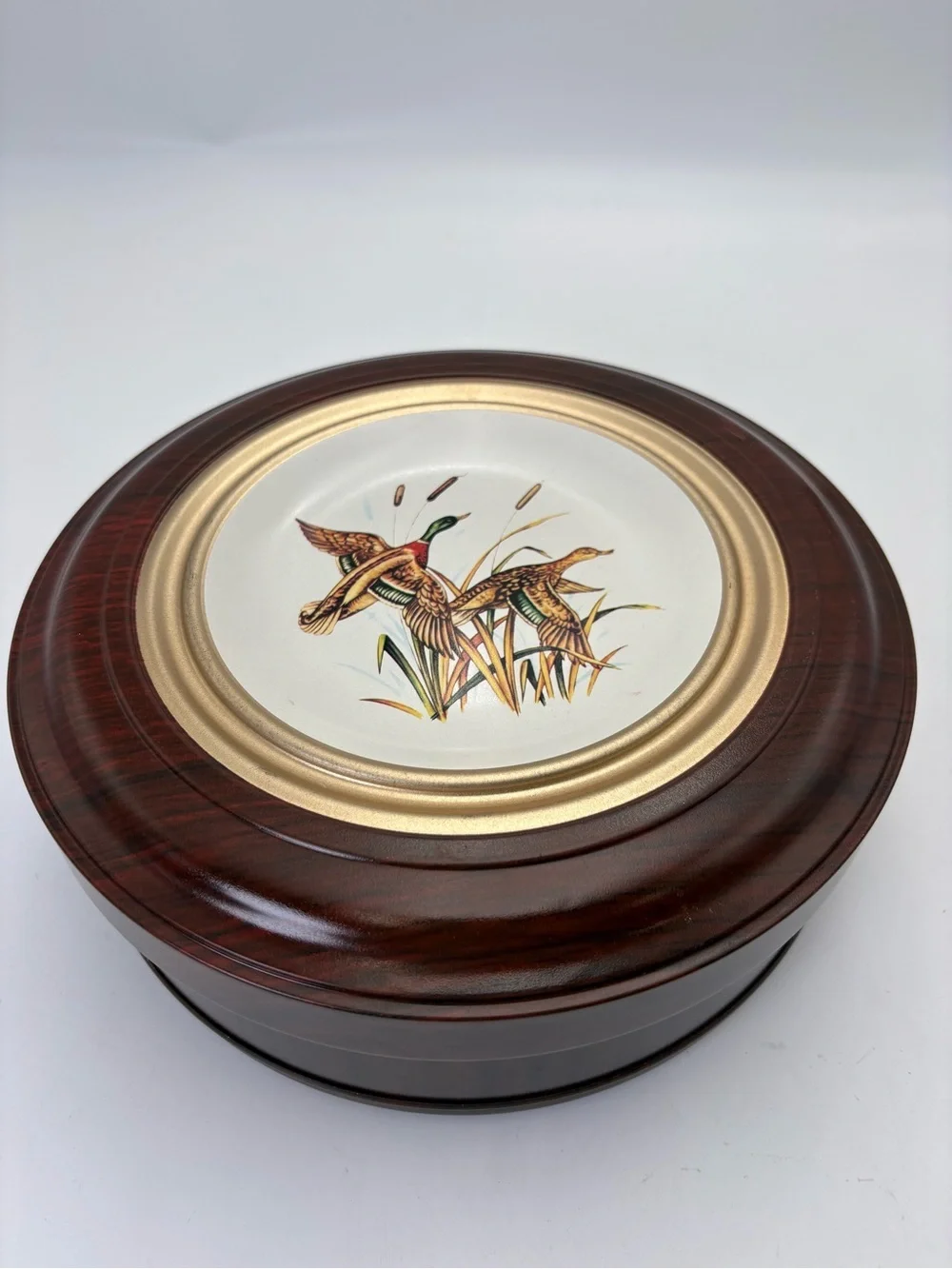 Mid-century Modern Ducks In Flight Large Round Metal Tin
